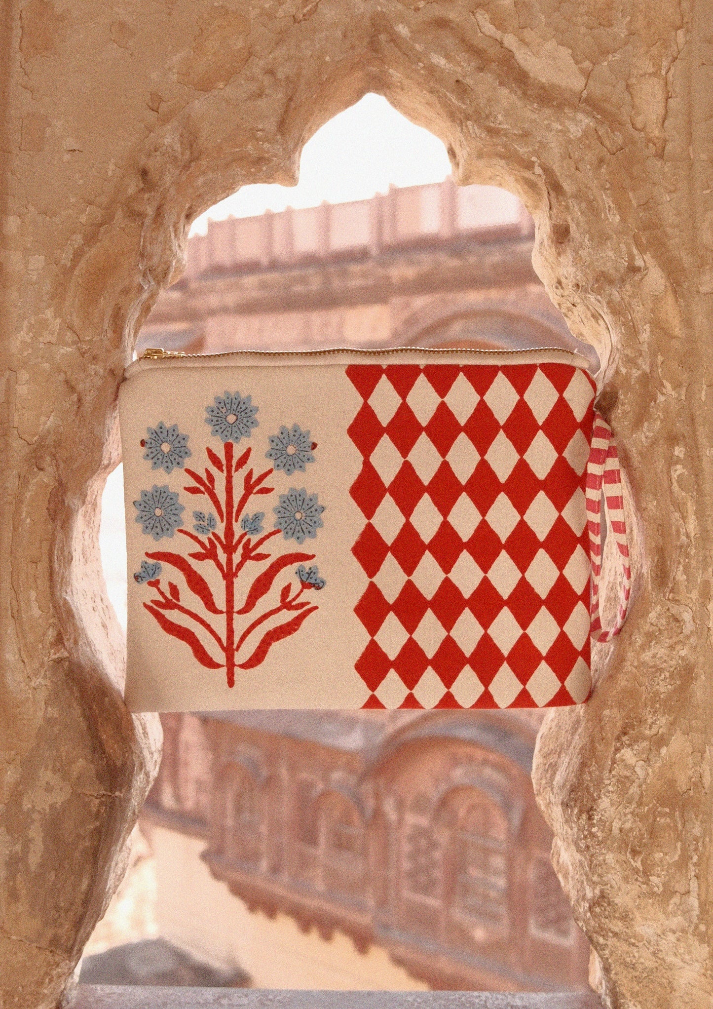 MAKEUP POUCH- BUTA PRINT