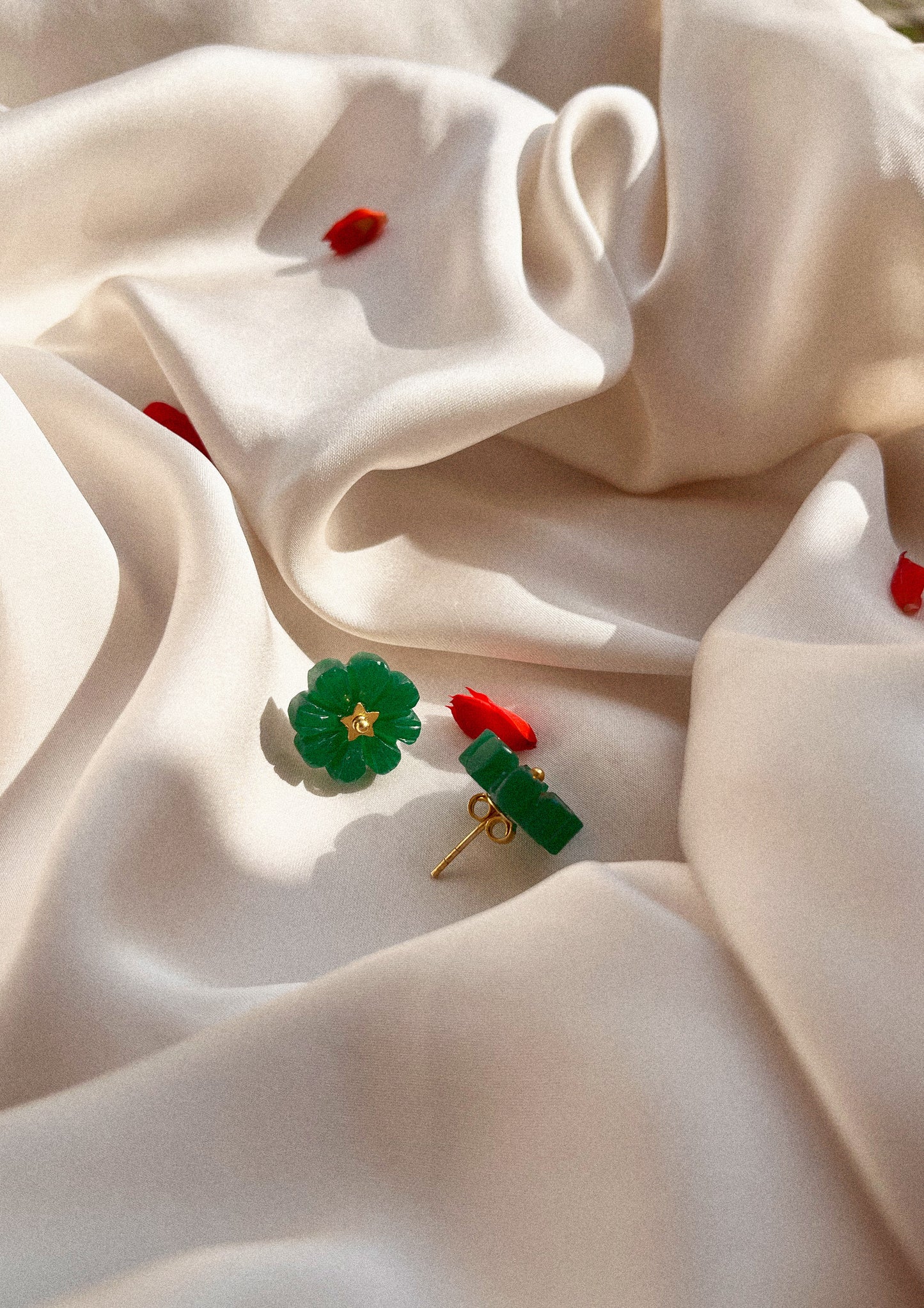 FLOWER STUDS- GREEN ONYX
