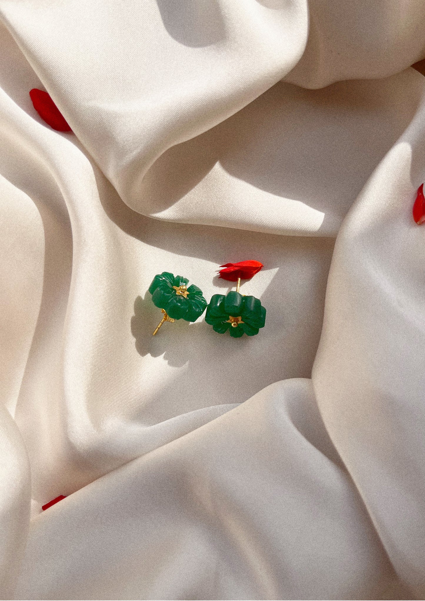 FLOWER STUDS- GREEN ONYX