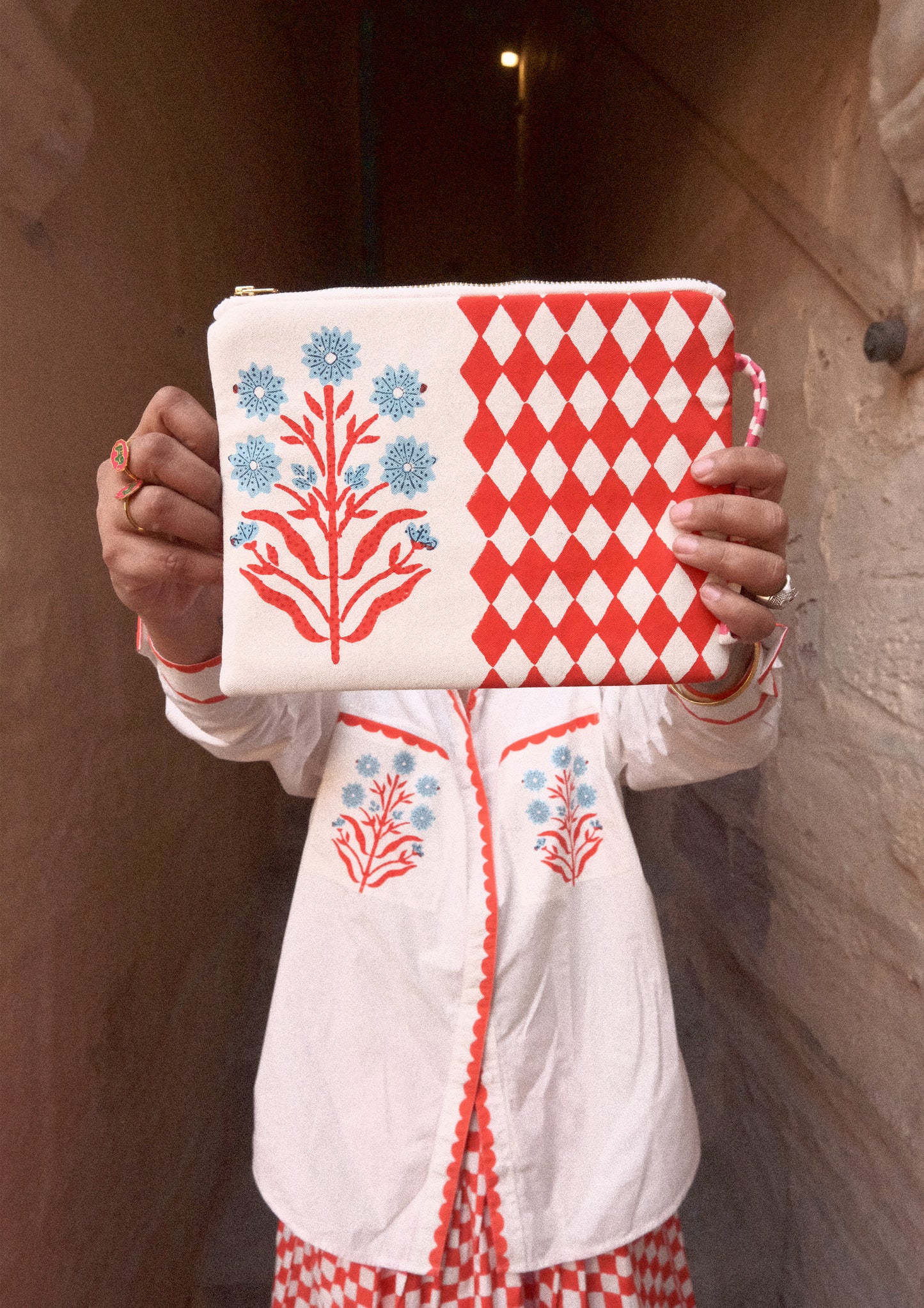 MAKEUP POUCH- BUTA PRINT
