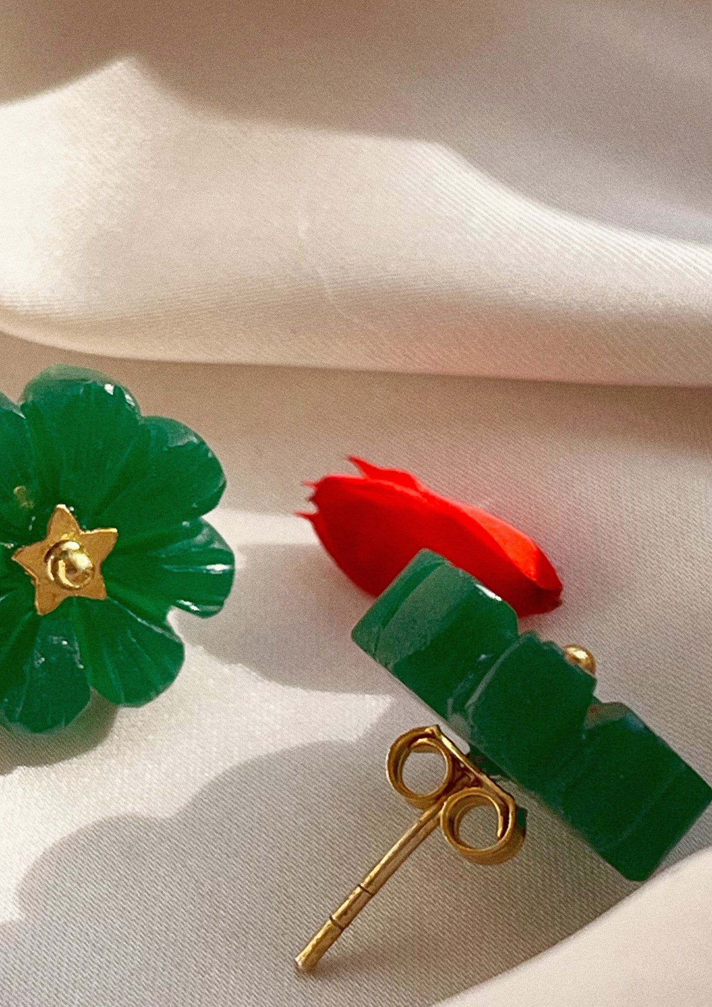 FLOWER STUDS- GREEN ONYX