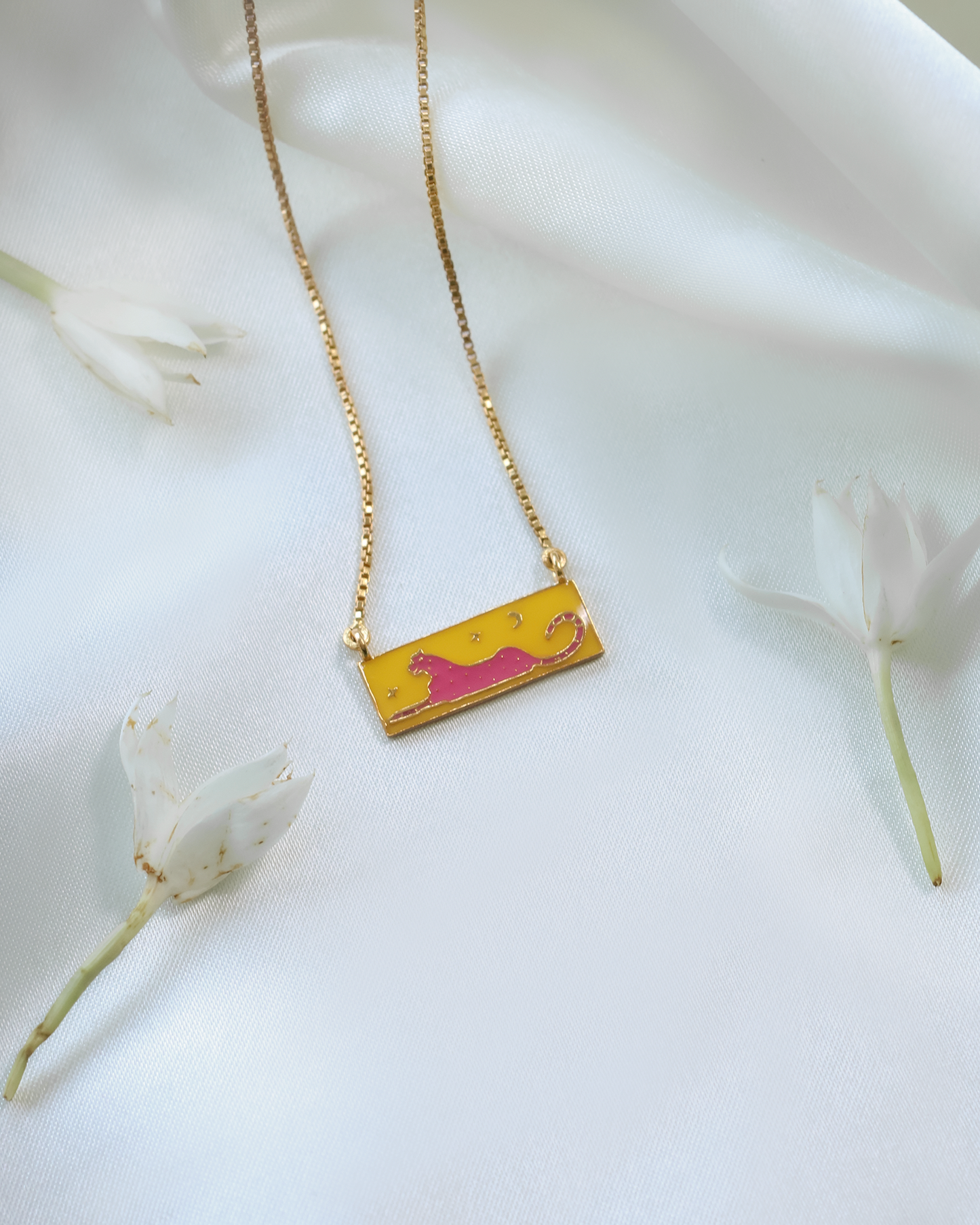 Leopard pendant pink and gold meenakari
