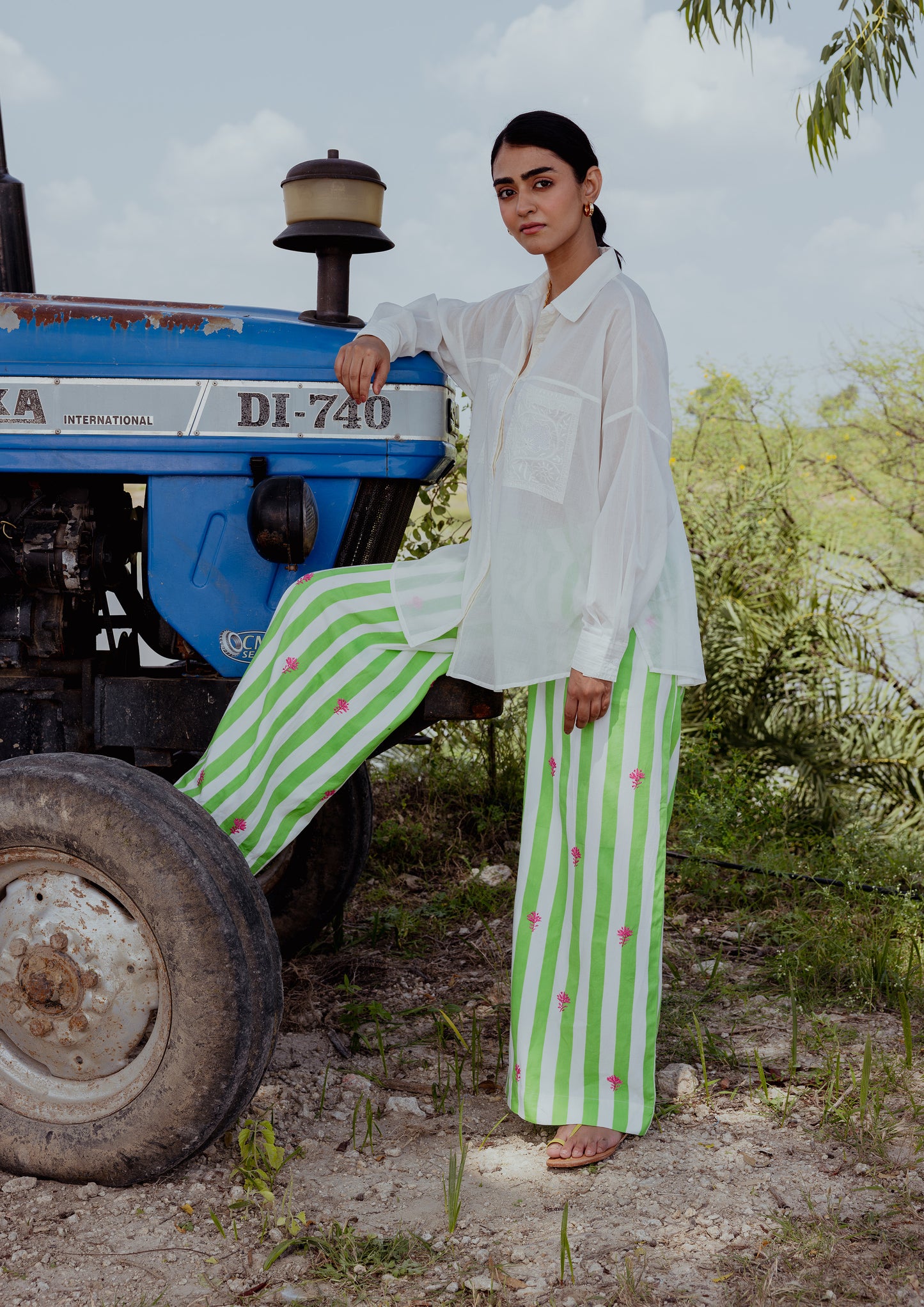 LUCKNOW PANTS- STRIPE CHIKANKARI