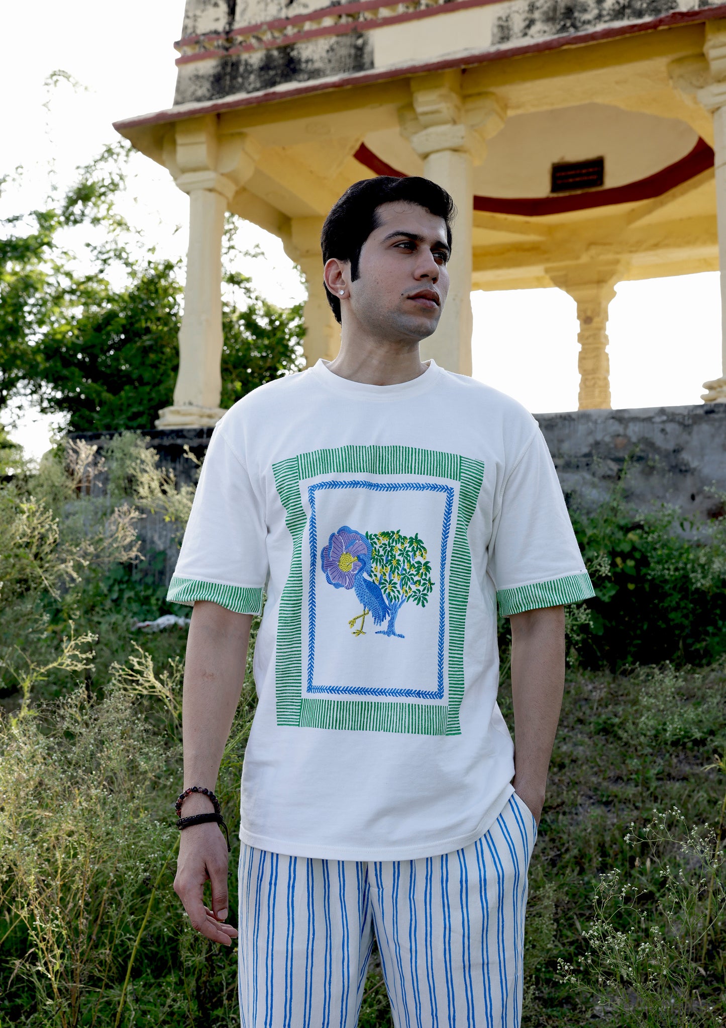 UNISEX T SHIRT- BLUE CRANE