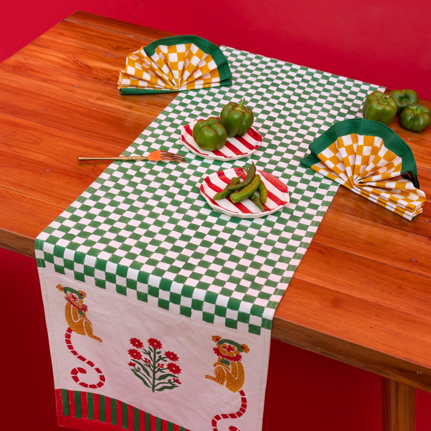 MONKEY MUSTARD AND GREEN RUNNER