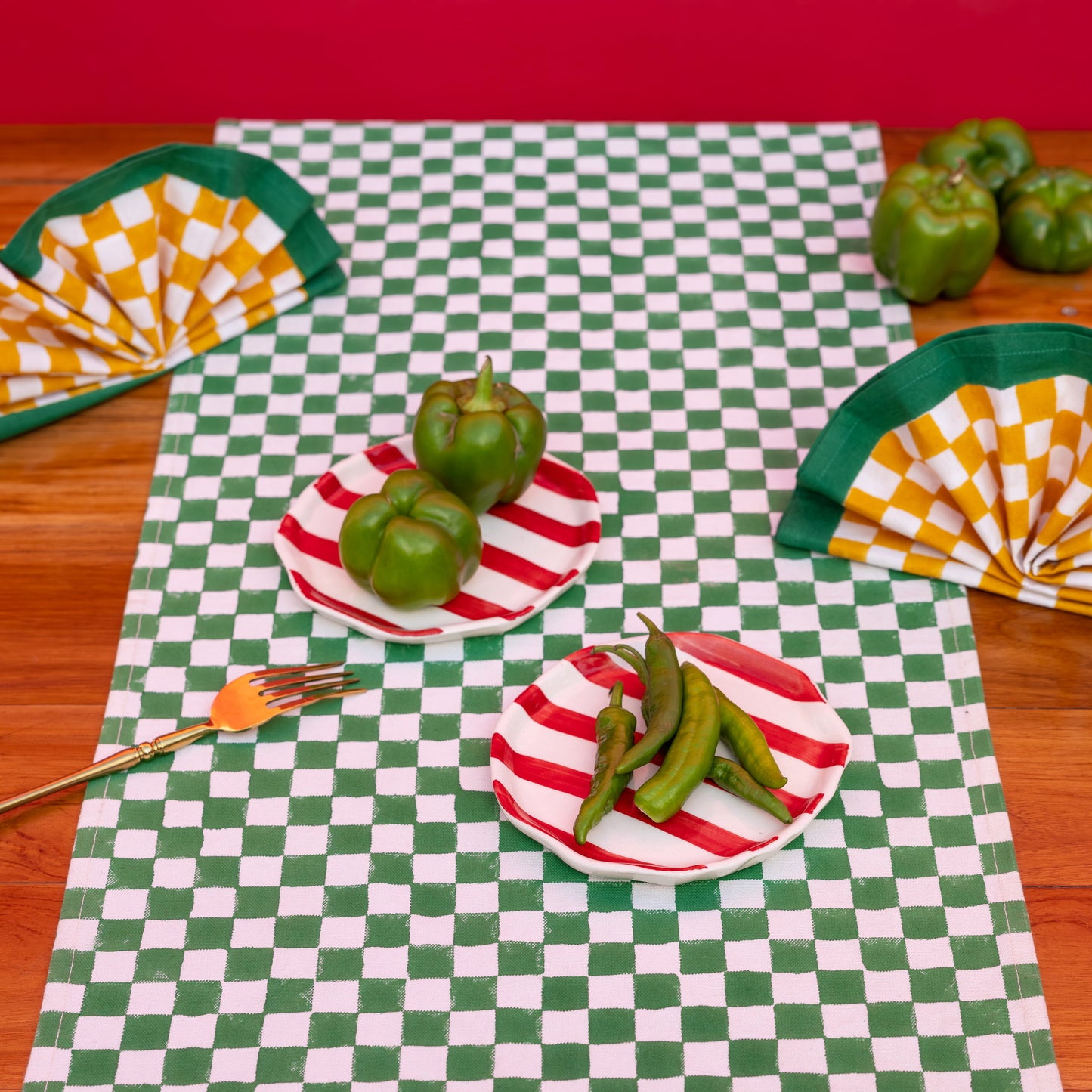 MONKEY MUSTARD AND GREEN RUNNER